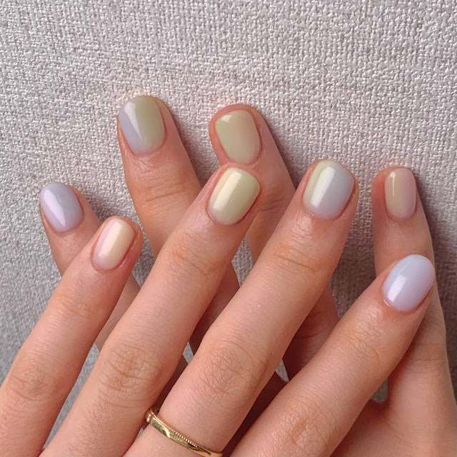 Short pastel multi-color manicure